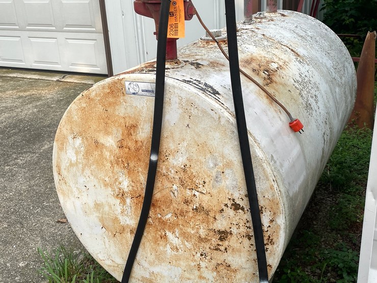 #2306-•-usemco-300-gallon-fuel-tank-image-11