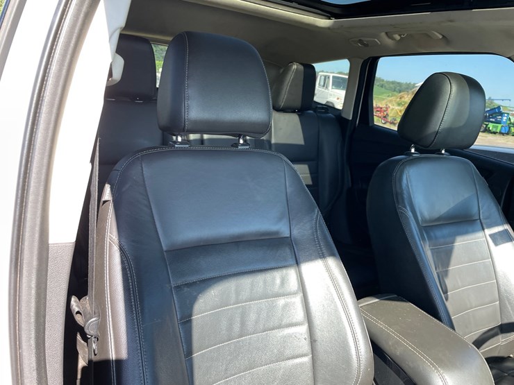 2014-ford-escape-titanium-image-58