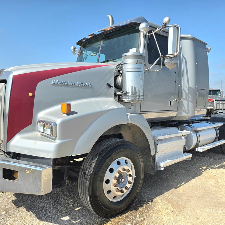 2012 WESTERN STAR 4900SB