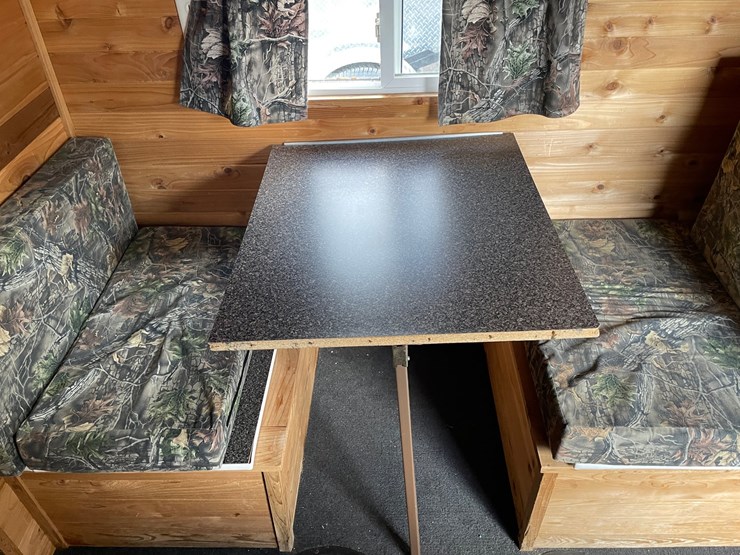#5815-•-2012-ice-castle-ml-edition-ice-house/camper-(sells-with-paperwork-to-obtain-title)-image-28