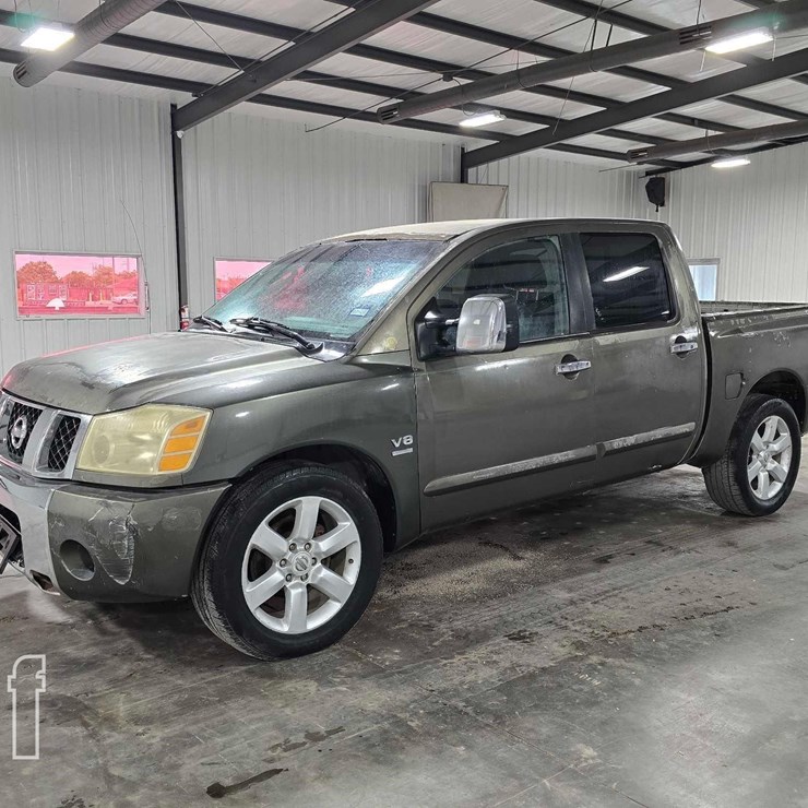 2004 NISSAN TITAN