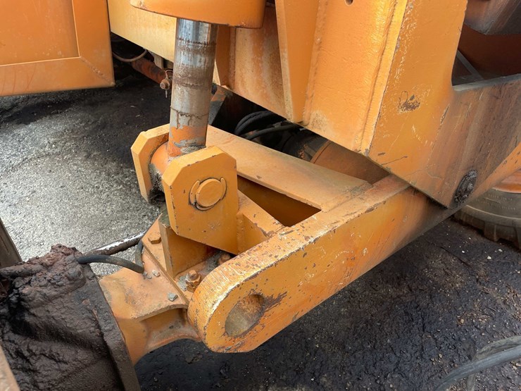 #1100-•-lull-highlander-ii-telehandler-image-16
