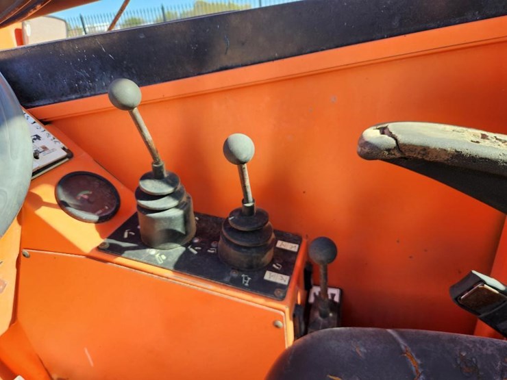 2007-jlg-10054-image-16