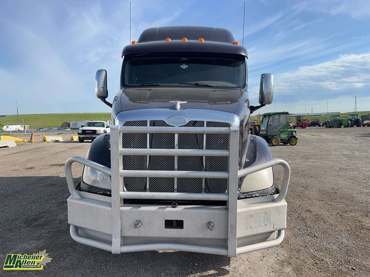 2012-peterbilt-587-image-9