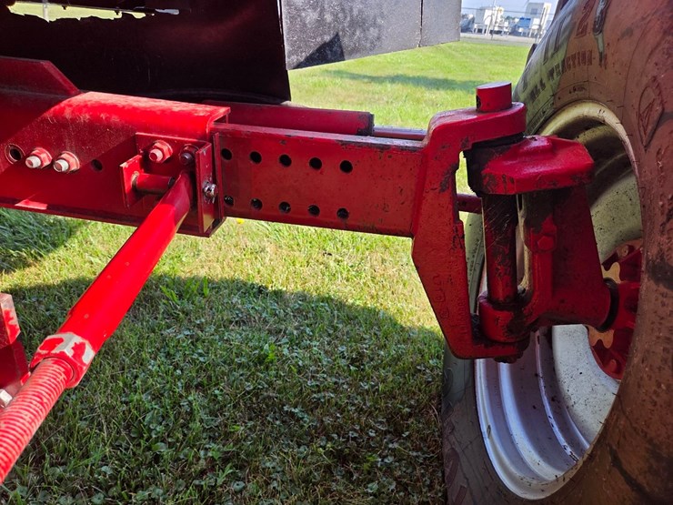 cih-2388-axial-flow-combine-image-38