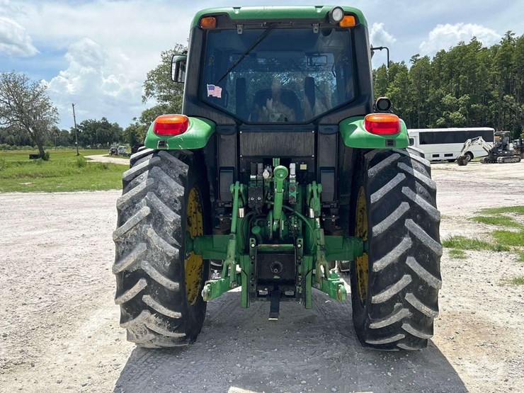 2014-john-deere-6125m-image-23