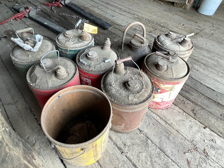 #2329-•-vintage-oil-cans-image-2