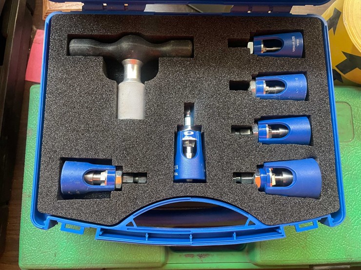 #4065-•-wirsbo-kit-with-(2)-reamer-sets-image-3