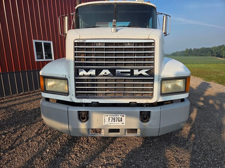 1999-mack-ch613-image-3