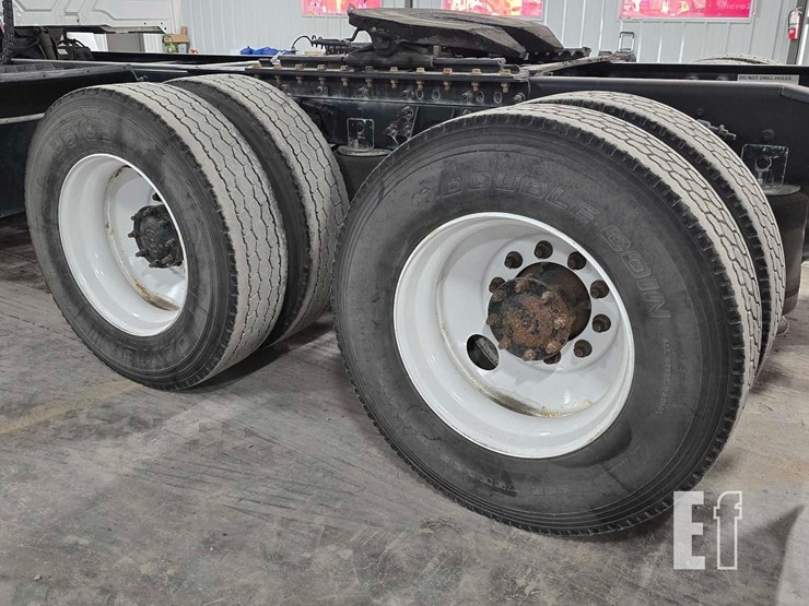 2017-international-durastar-4400-image-24