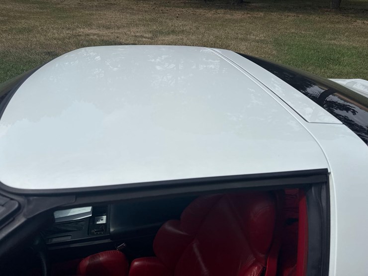 1992-chevrolet-corvette-image-32
