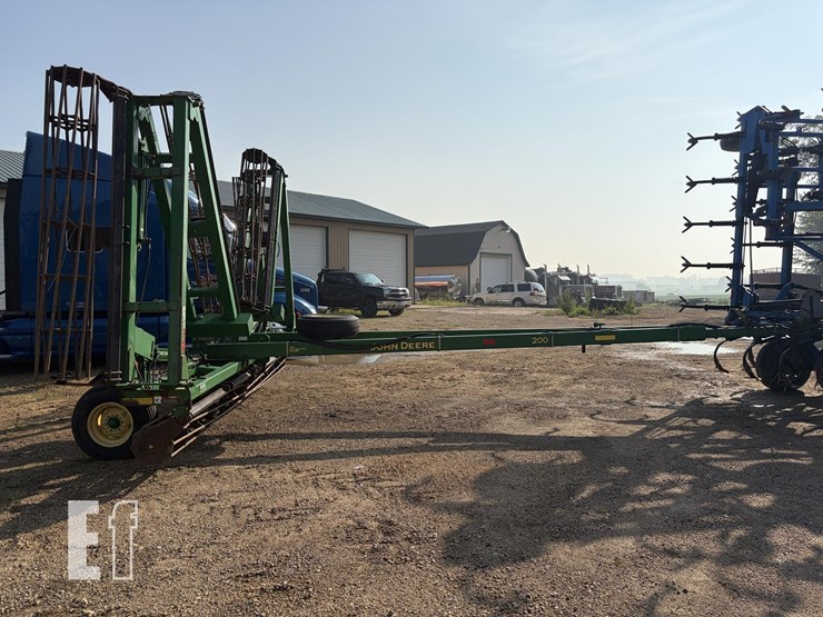 john-deere-200-image-4