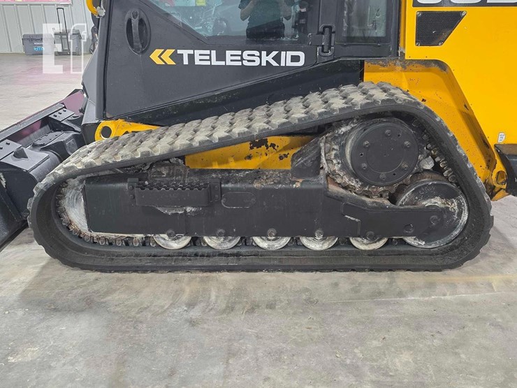 2022-jcb-3ts-8t-image-21