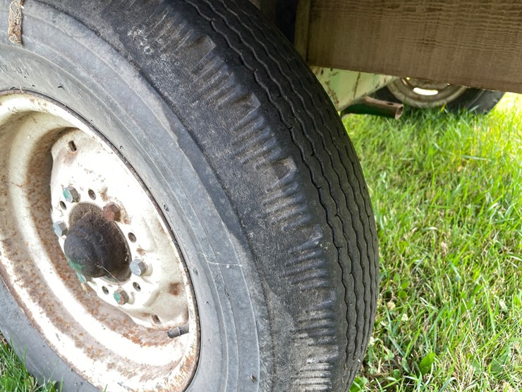 #2268-•-16'-hay-wagon-image-8