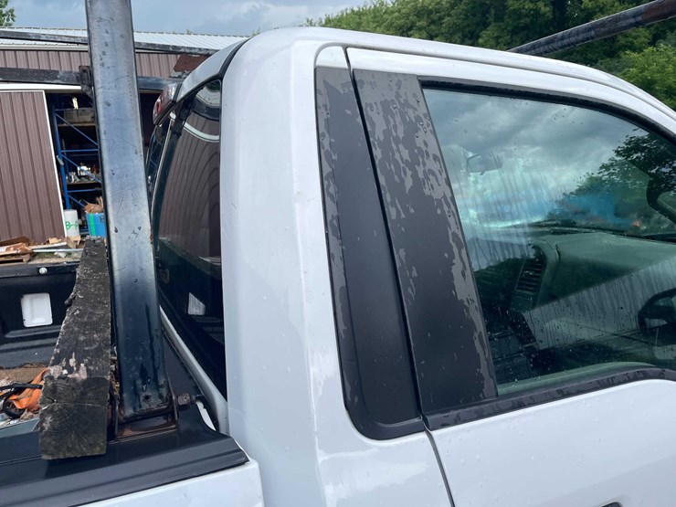 2017-ford-f150-xl-image-21