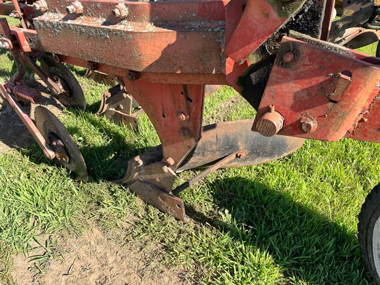 #2094-•-massey-ferguson-plow-image-8