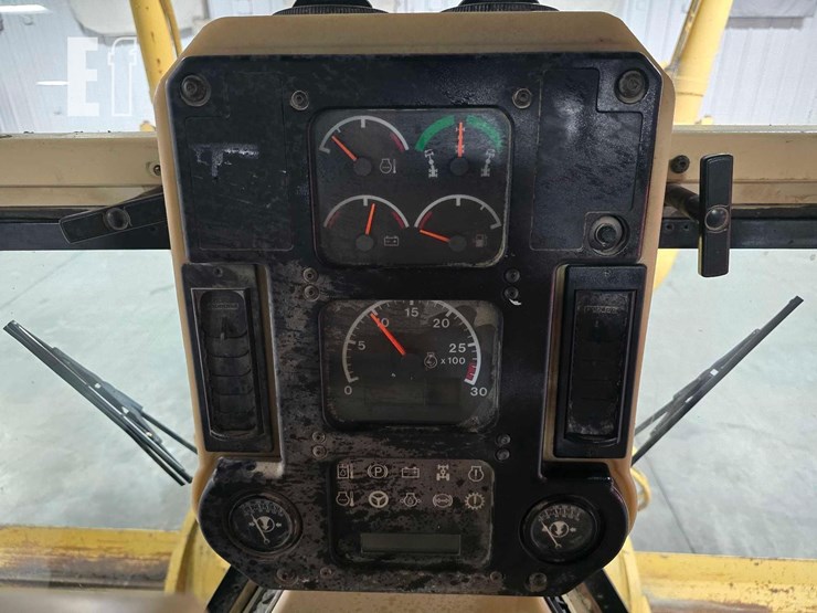 2004-caterpillar-120h-image-18