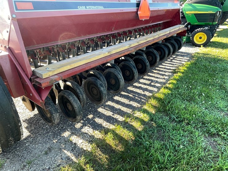 case-ih-5100-image-12