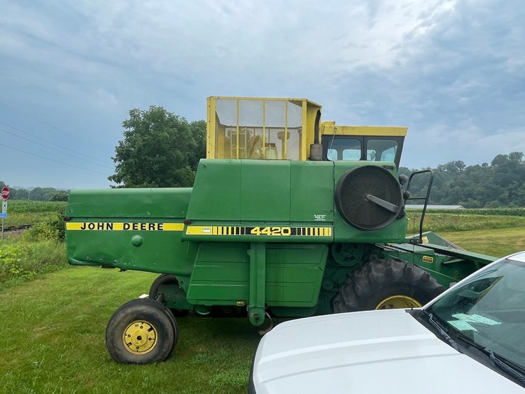 john-deere-4420-image-4