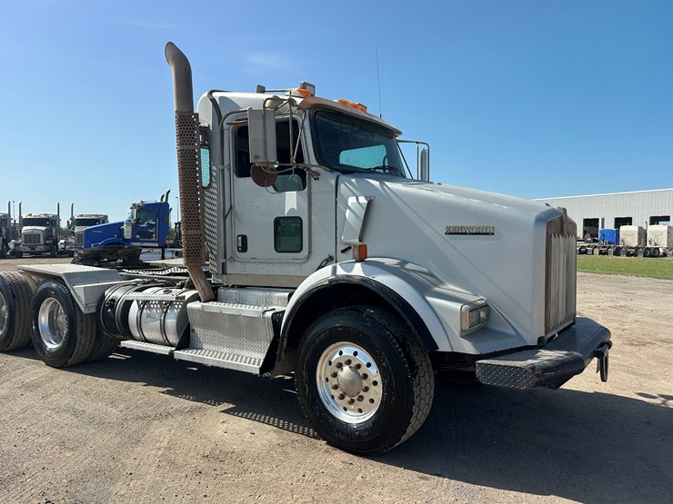 2012-kenworth-t800-image-4