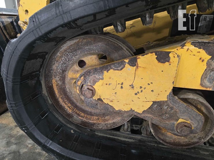 2015-caterpillar-259d-image-29