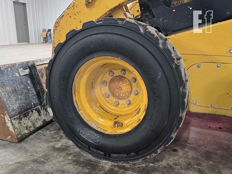 2011-caterpillar-246c-image-23