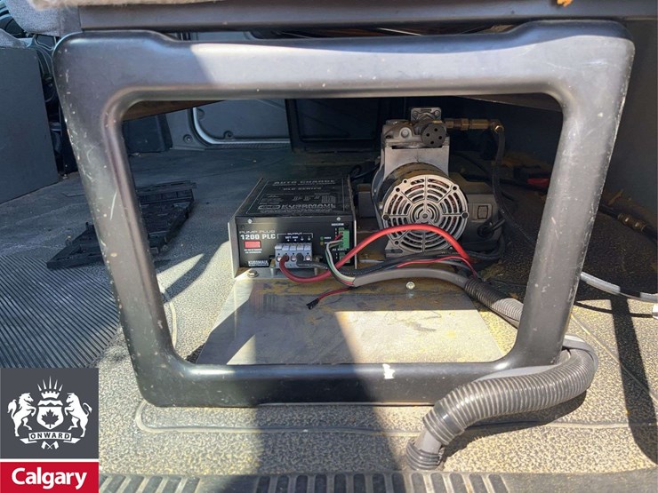 2004-international-durastar-4400-image-22