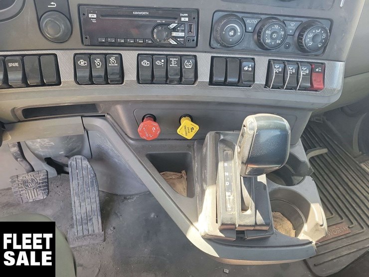 2018-kenworth-t680-image-21