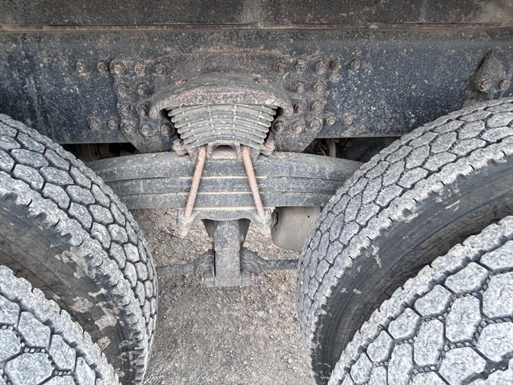 2016-western-star-4700-image-21