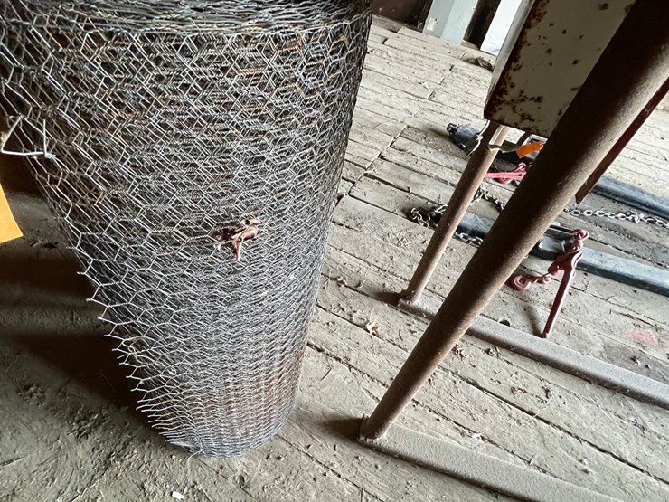 #2326-•-(3)-rolls-of-various-fencing-image-5