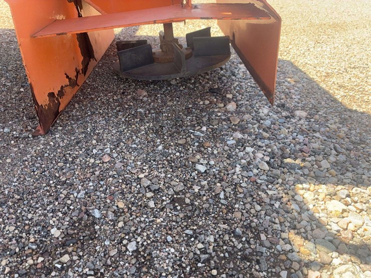 good-roads-2yd-"v"-box-image-11