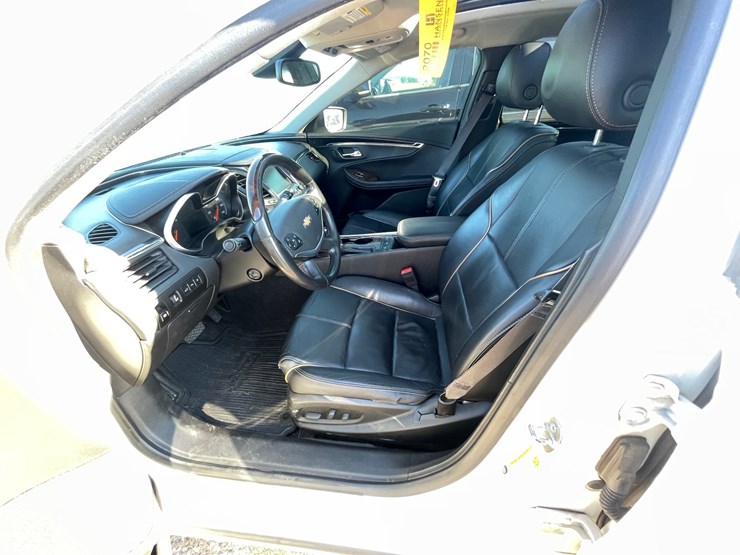 #1010-•-2014-chevy-impala-ltz-(has-wi-title)-image-34
