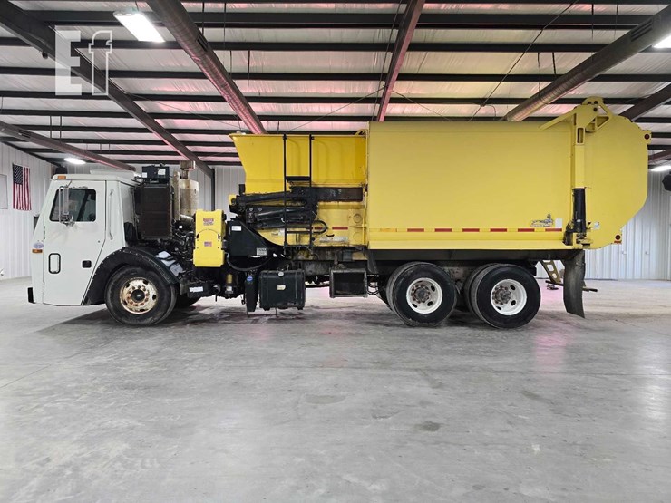 2016-mack-leu613-image-5