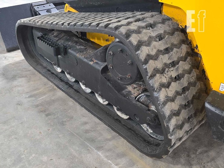 2022-jcb-3ts-8t-image-26