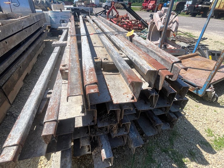 #2063-•-(30)-4"-cement-concrete-forms-image-5