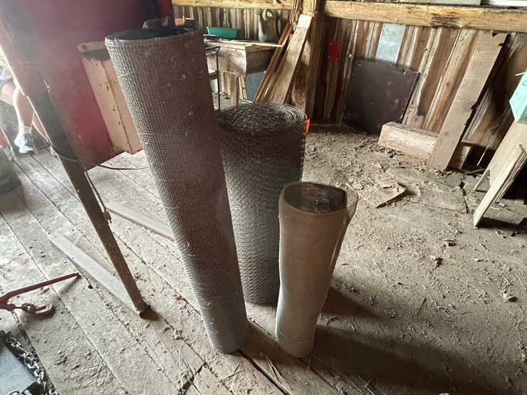 #2326-•-(3)-rolls-of-various-fencing-image-1