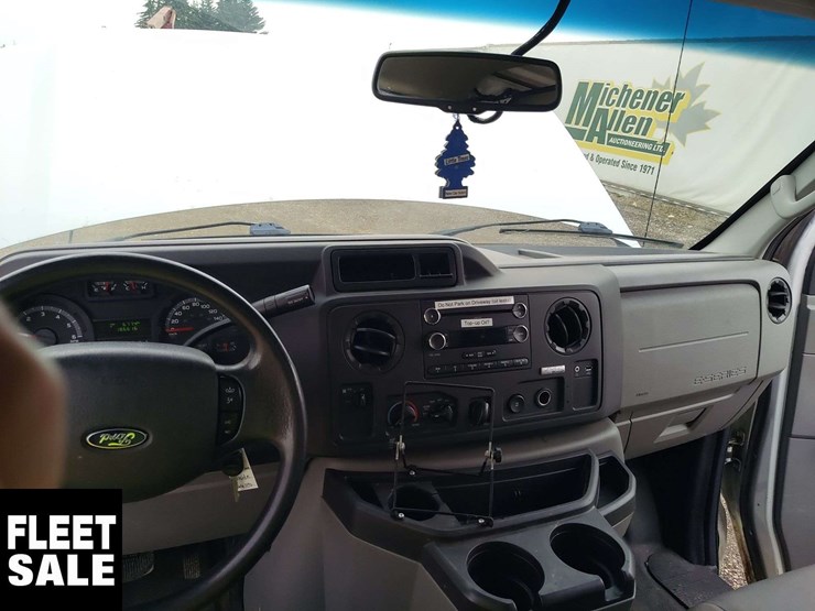 2014-ford-cargo-image-42