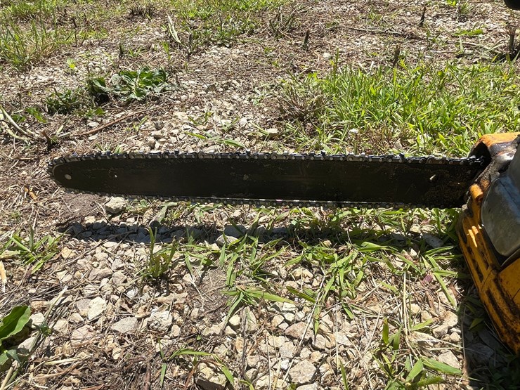 #3318-•-poulin-pro-classic-chain-saw-image-19