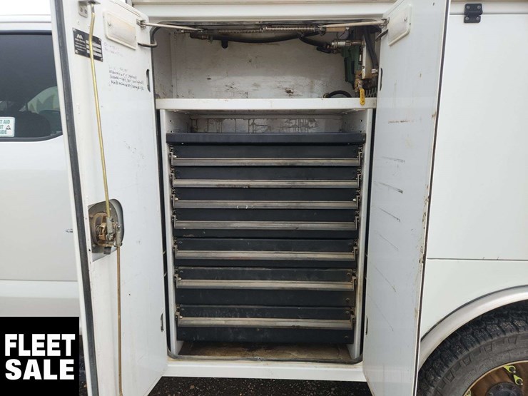 2020-ford-f550-image-33