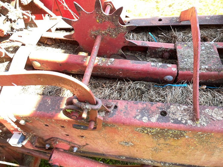 new-holland-315-image-32