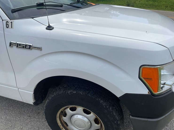 2014-ford-f150-xl-image-16