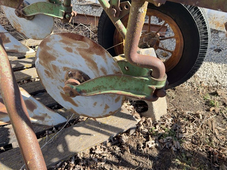 john-deere-no.-44-pull-type-two-bottom-plow-image-11