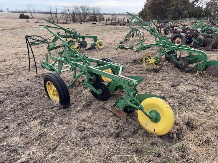 john-deere-no.-44-pull-type-two-bottom-plow-image-3