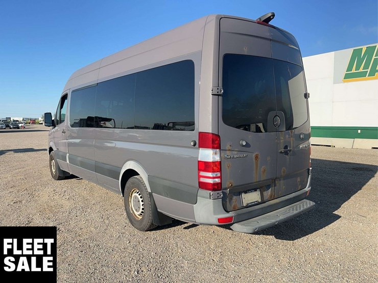 2011-mercedes-benz-sprinter-2500-image-3