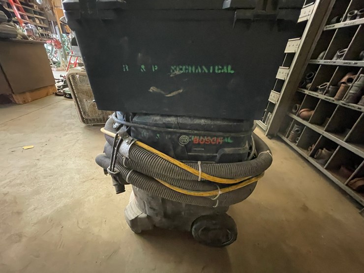 #4011-•-bosch-vac0908-dust-extractor-image-4