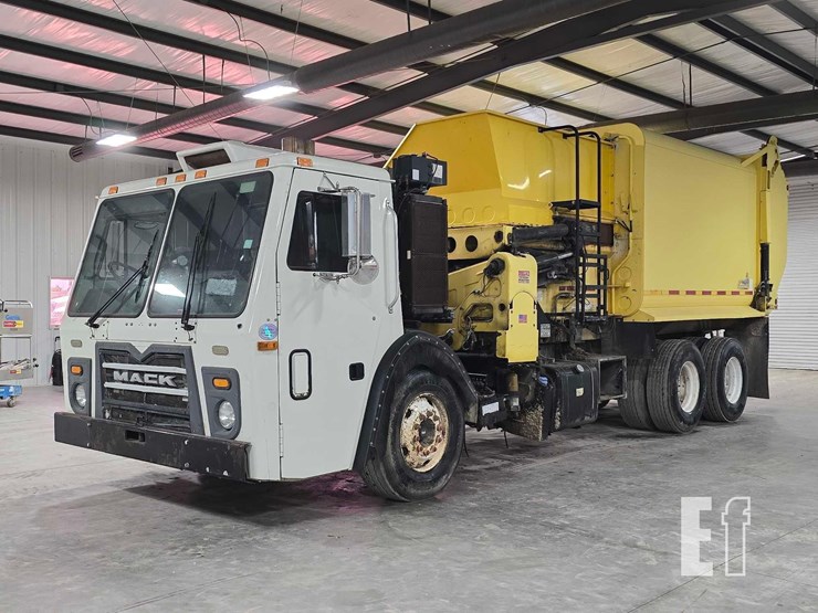 2016-mack-leu613-image-1