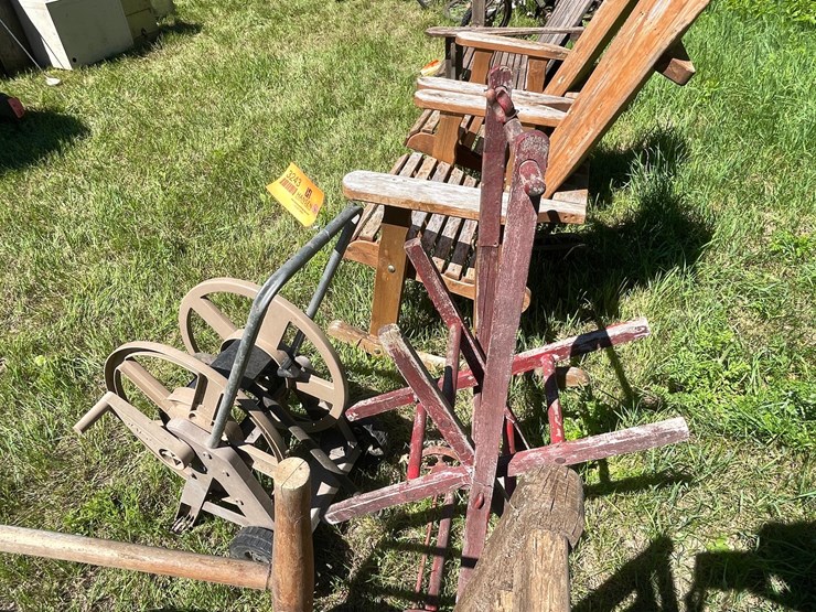 #3243-•-vintage-wood-hose-reel-with-plastic-hose-reel-image-8