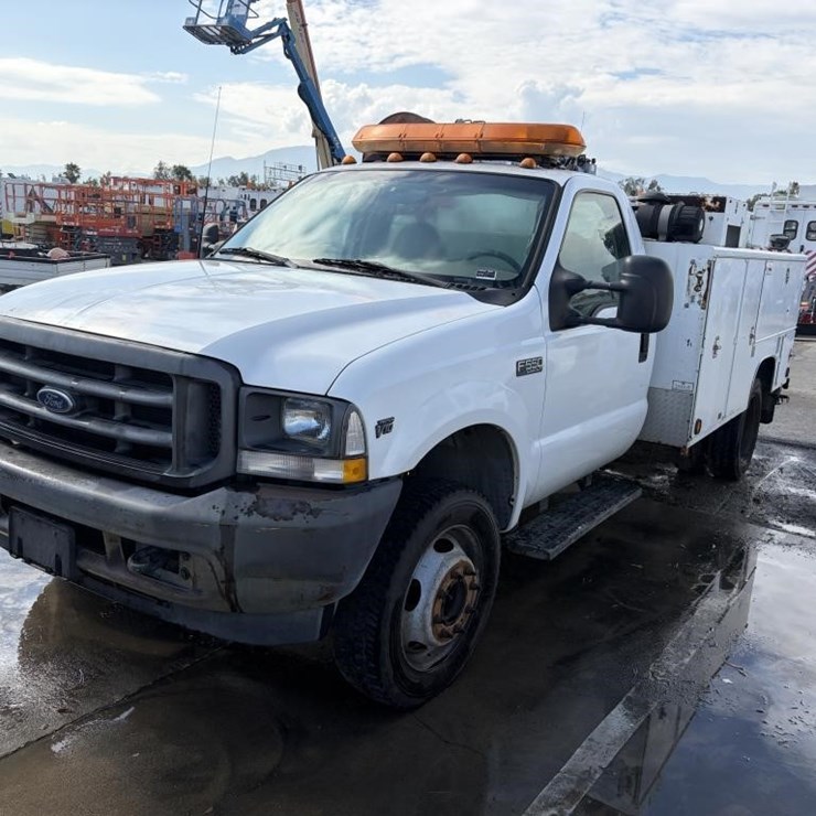 2003 FORD F550