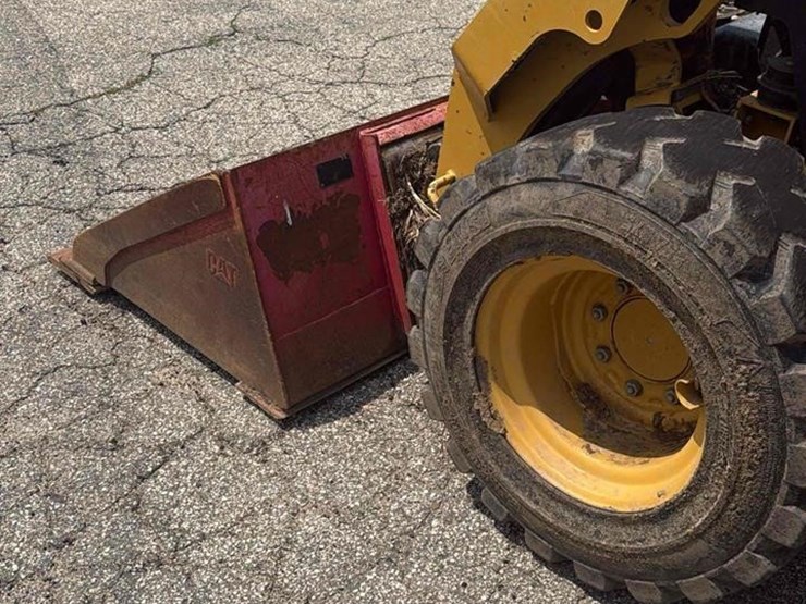 2021-caterpillar-236d3-image-15
