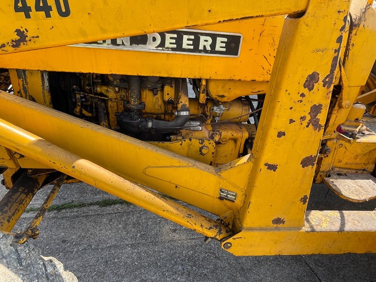 john-deere-440-image-11
